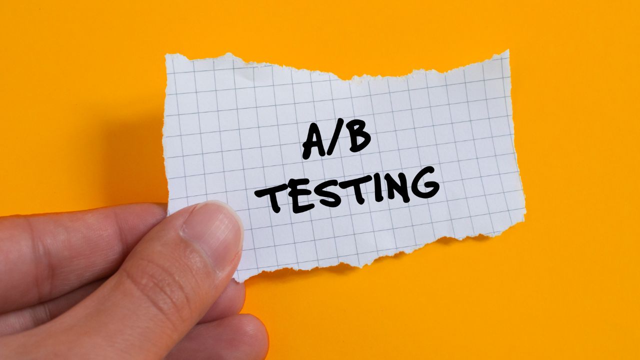 Tableau de bord de marketing numérique affichant des résultats de tests A/B.