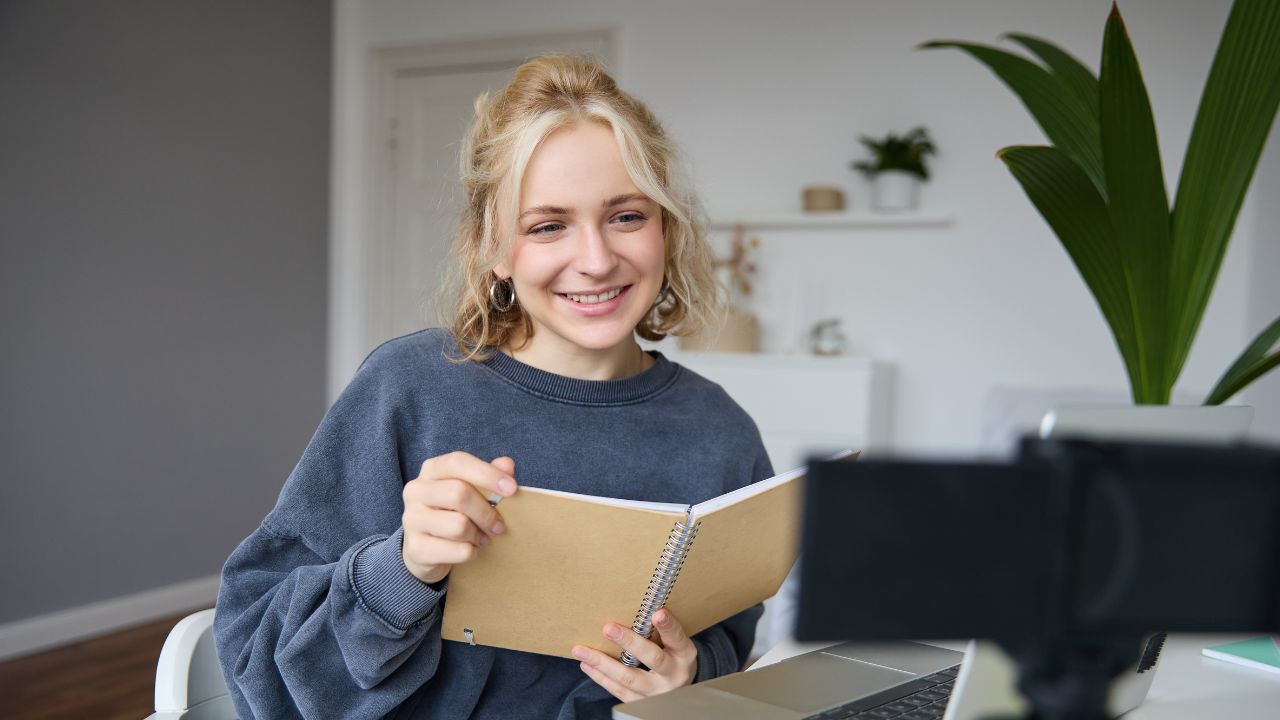 Qu'est-ce que l'UGC (User Generated Content) Tout pour comprendre et exploiter la puissance du contenu créé par vos clients